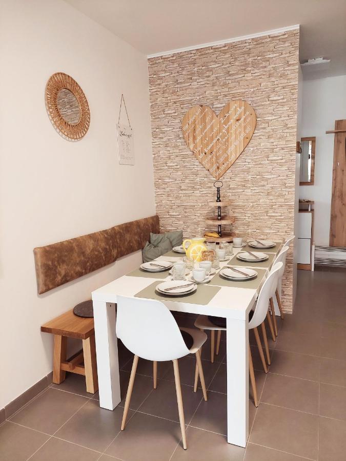 Newhome Nicole Premantura Extérieur photo